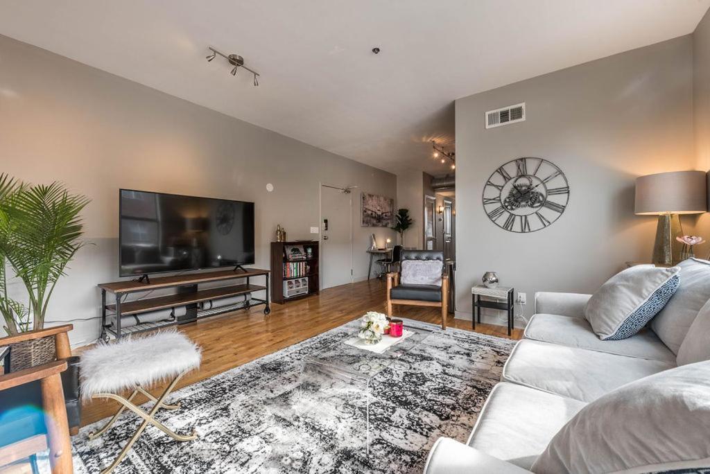 אטלנטה Trendy Castleberry Hill Condo- Walk To Mercedes Benz/ All Downtown Attractions מראה חיצוני תמונה